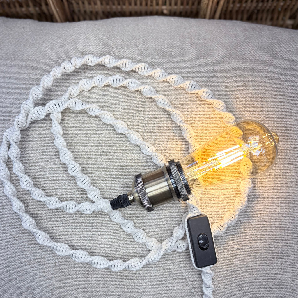 Lampe en macramé
